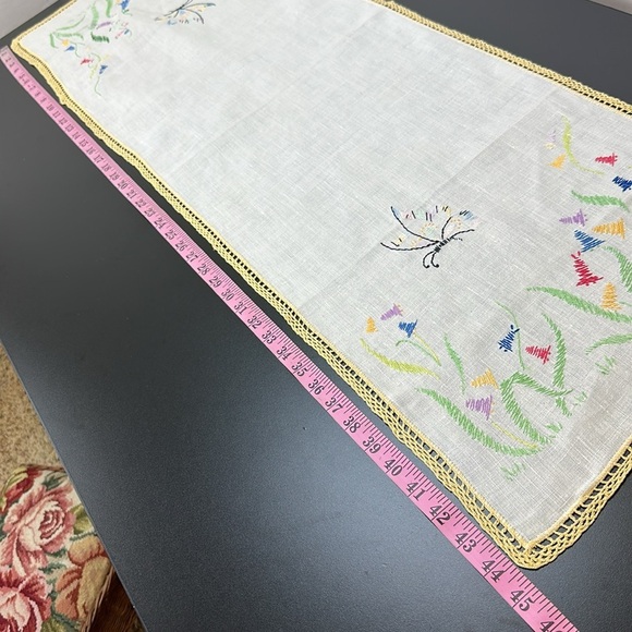 Linen Table/Bureau/Dresser Runner Embroidered Flowers Butterflies Crochet Trim - Picture 7 of 8